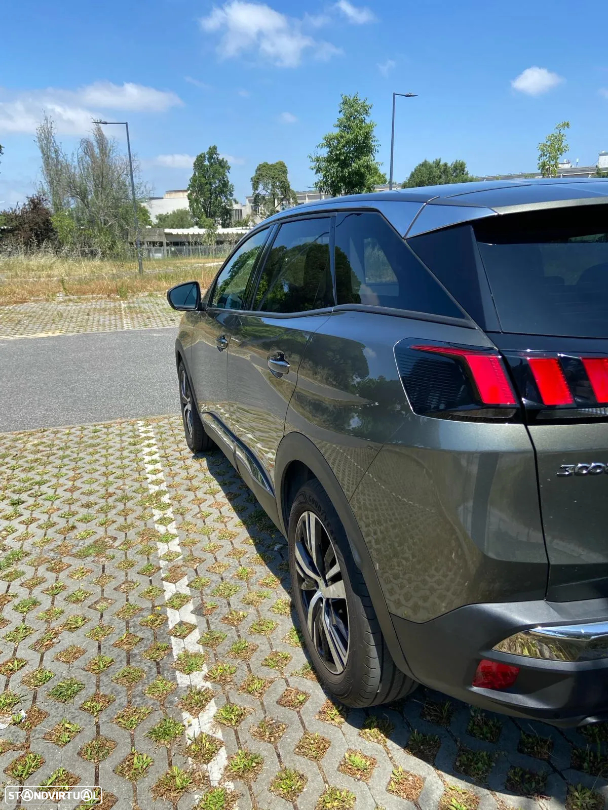 Peugeot 3008 1.5 BlueHDi Allure Baixo Consumo EAT8 - 4