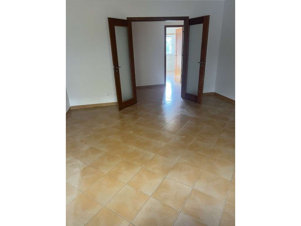 Excelente T2 para arrendar na Urbanização Moinho Do Guizo, Amadora - Grande imagem: 2/15