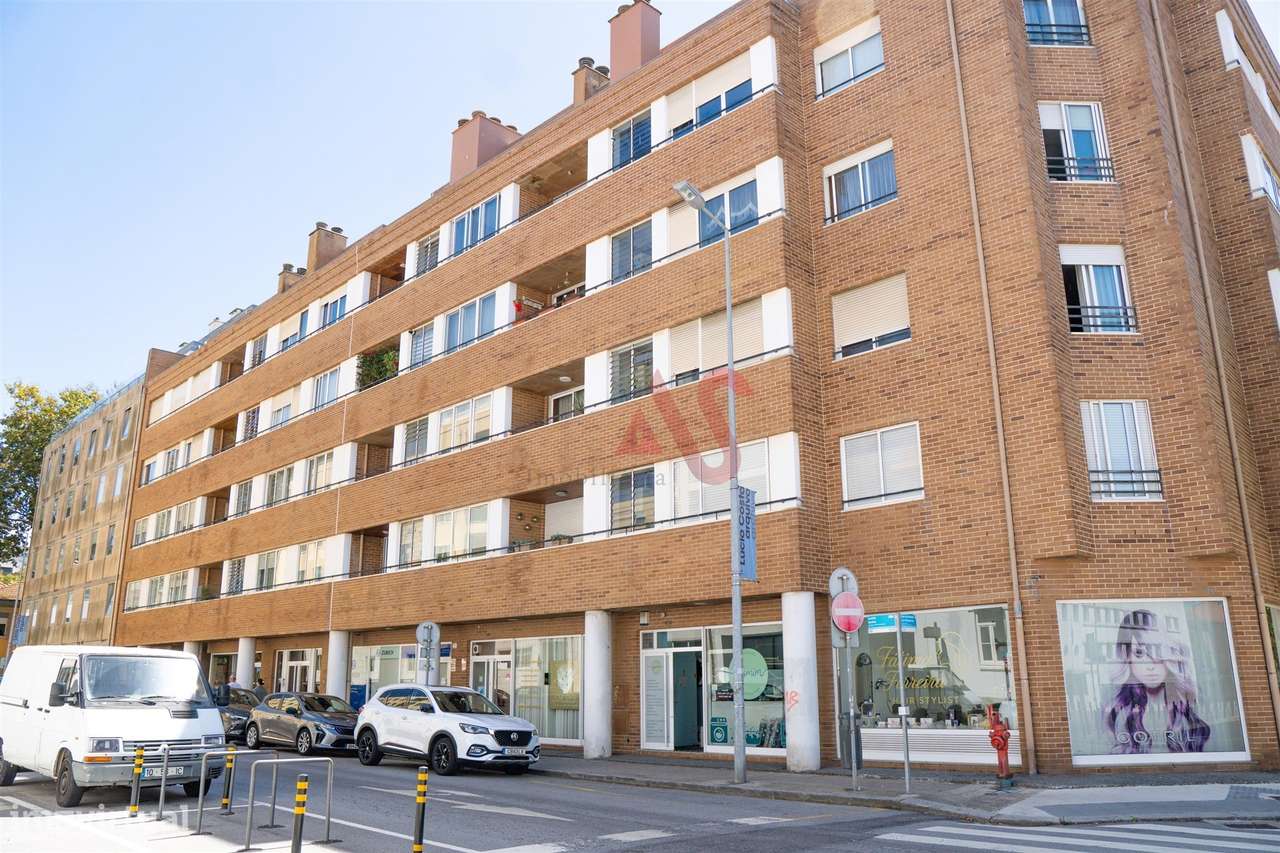Apartamento T2+1 ao lado da casa da arquitetura em Matosinhos-0