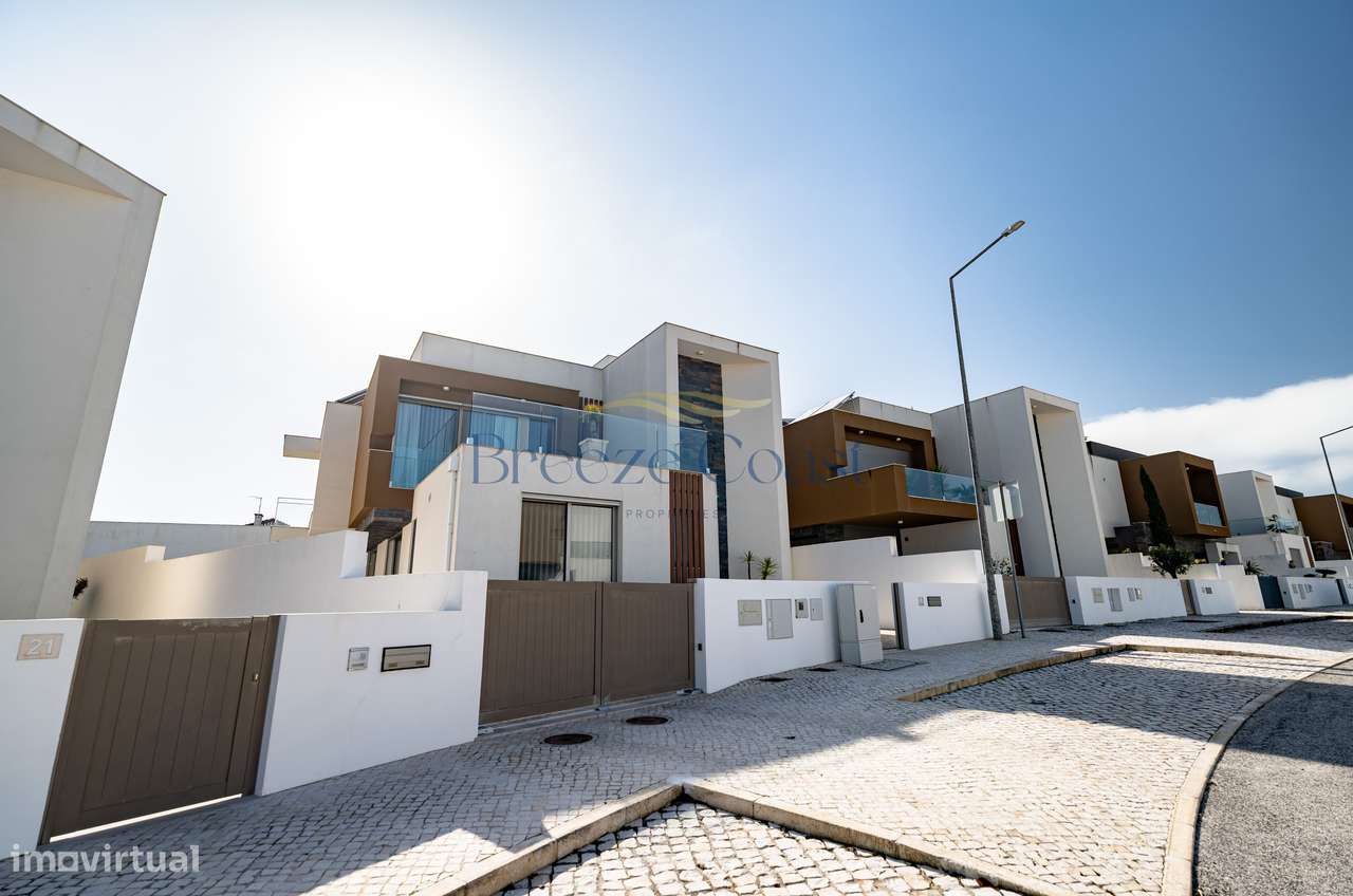 Moradia T4+1 de luxo com elevador-44