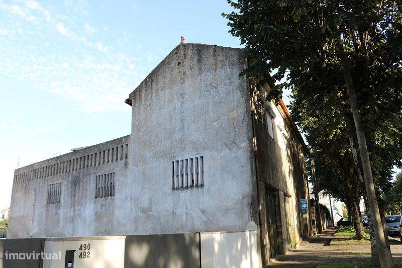 Propriedade c/ 1.800 m2 com  5  artigos urbanos em S. Vicente - Braga-5