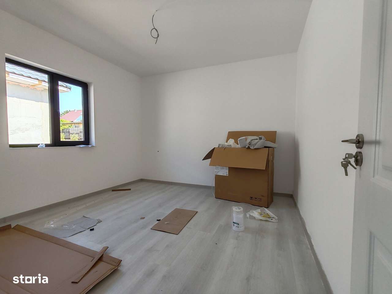 Vindem casa in Navodari-6