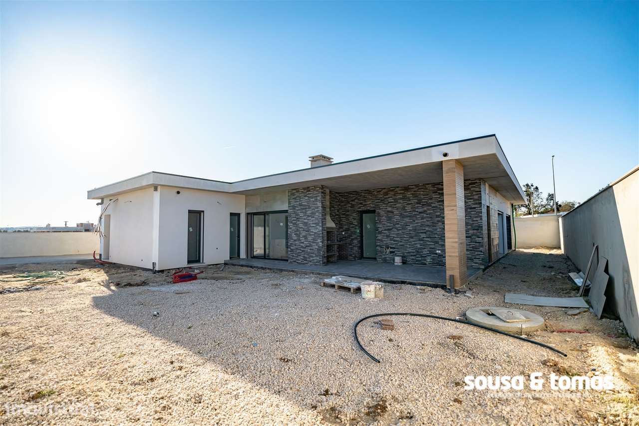 Moradia T4 Venda em Parceiros e Azoia,Leiria - Grande imagem: 2/26