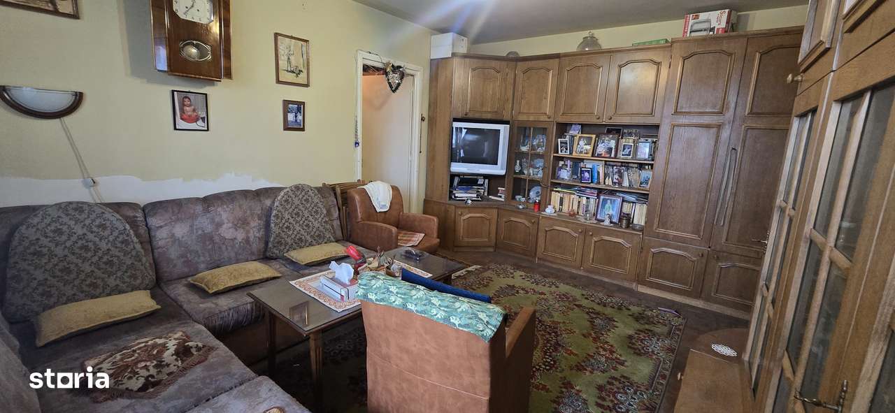 Apartament 3 camere,balcon inchis,etaj2,Terezian -Sibiu-0