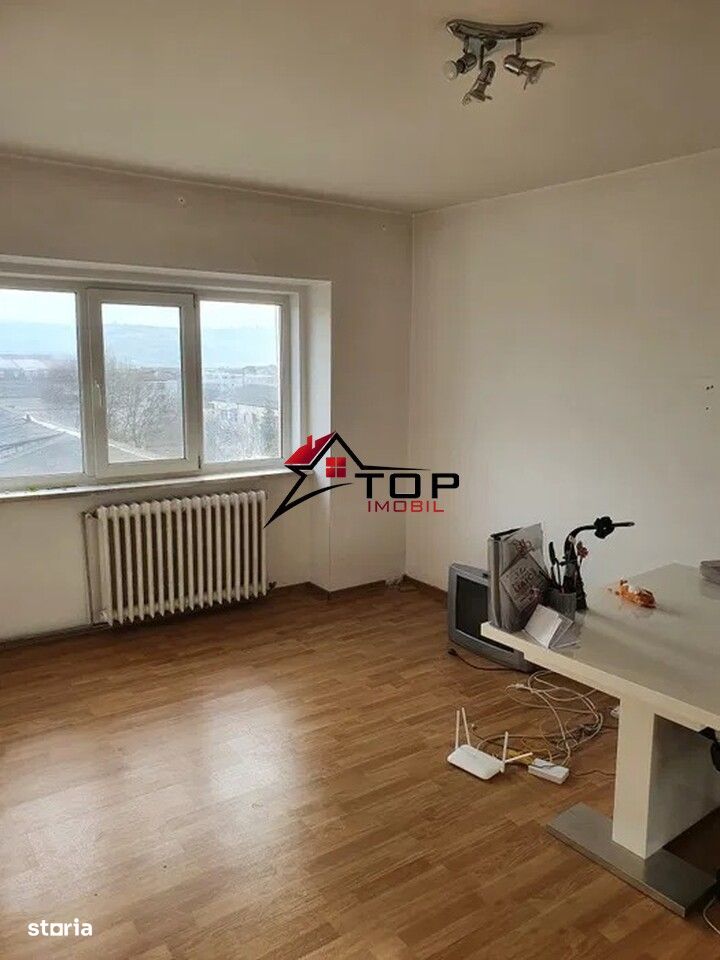 Apartament cu  3 camere decomandat - Pacurari