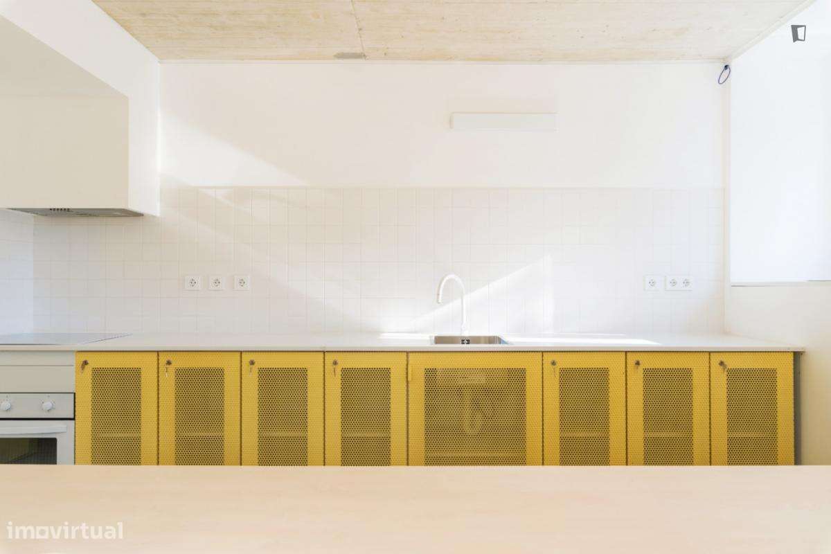 Quarto - localizado em Sete Rios Lisbon - Grande imagem: 5/6