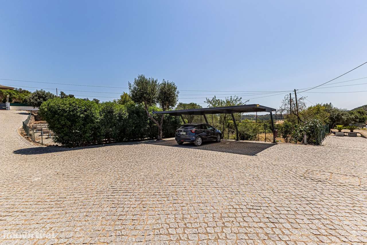 Villa T4 contemporânea à beira do rio no coração do Algarve-49