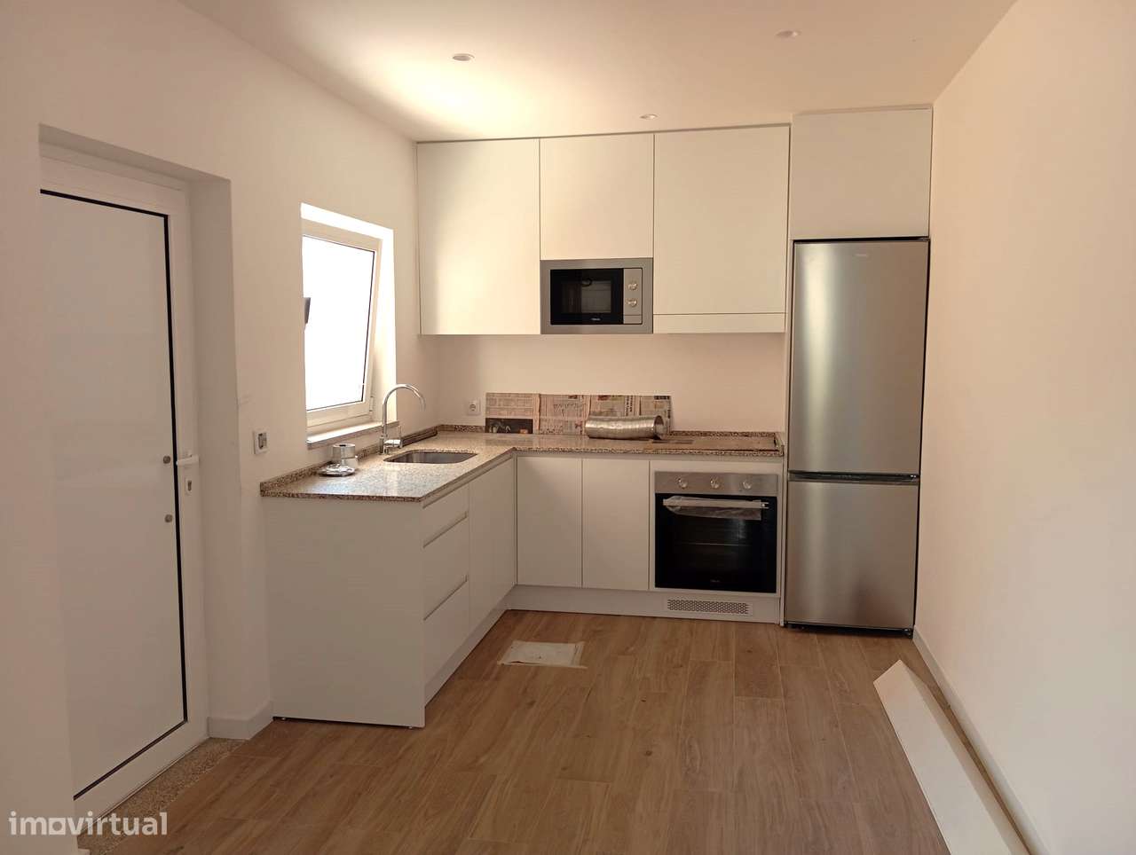 T2 c/ Jardim + 3 wc's - Ao Metro do H.S.João (Circunvalação) Porto - Grande imagem: 3/19