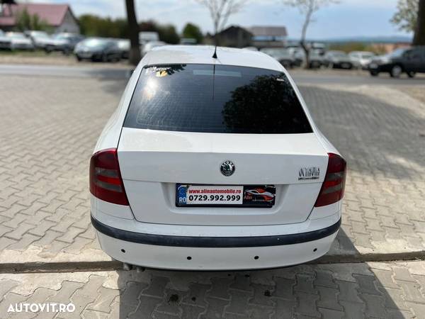 Skoda Octavia 2.0 TDI DPF DSG Ambiente - 10