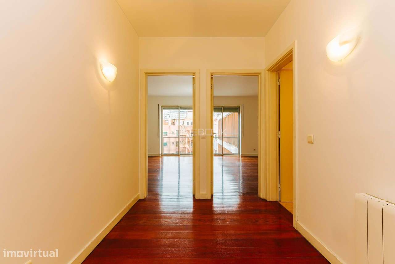 T2 Amoreiras Place - Garagem - Varanda - Grande imagem: 4/25