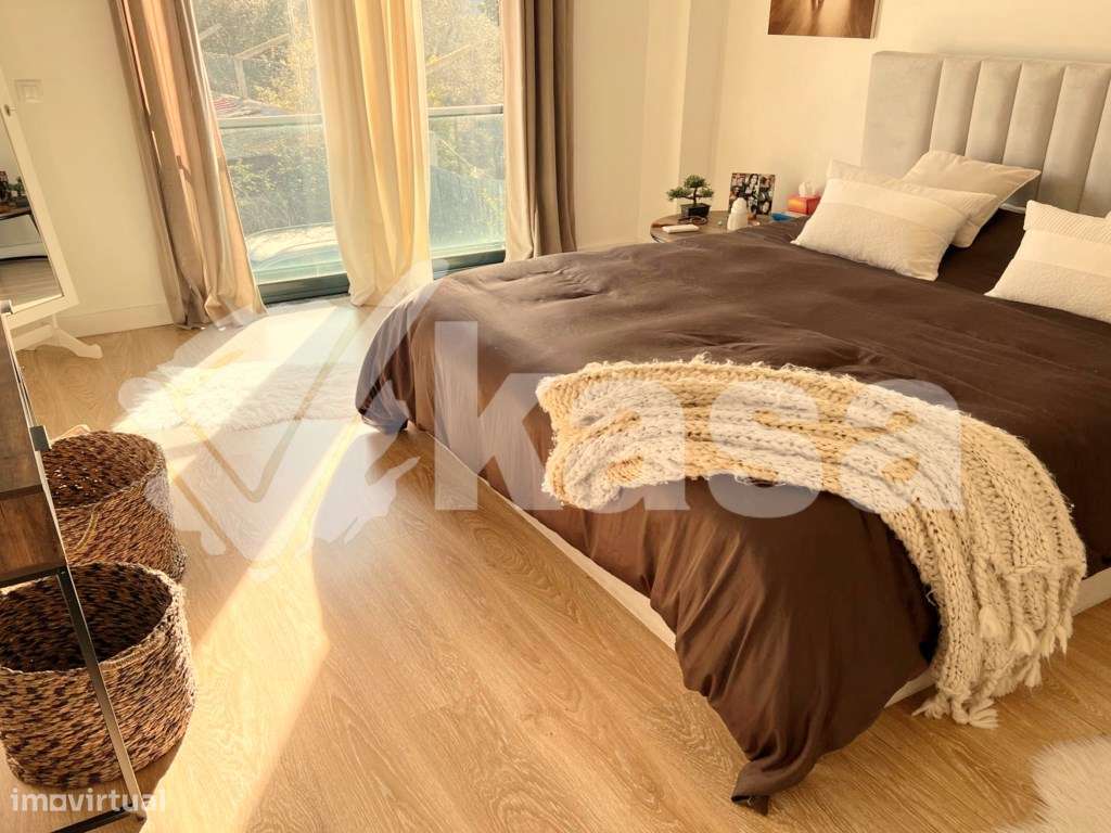 Moradia Isolada T4 com Jardim e Garagem em Santo António da Charnec...-12