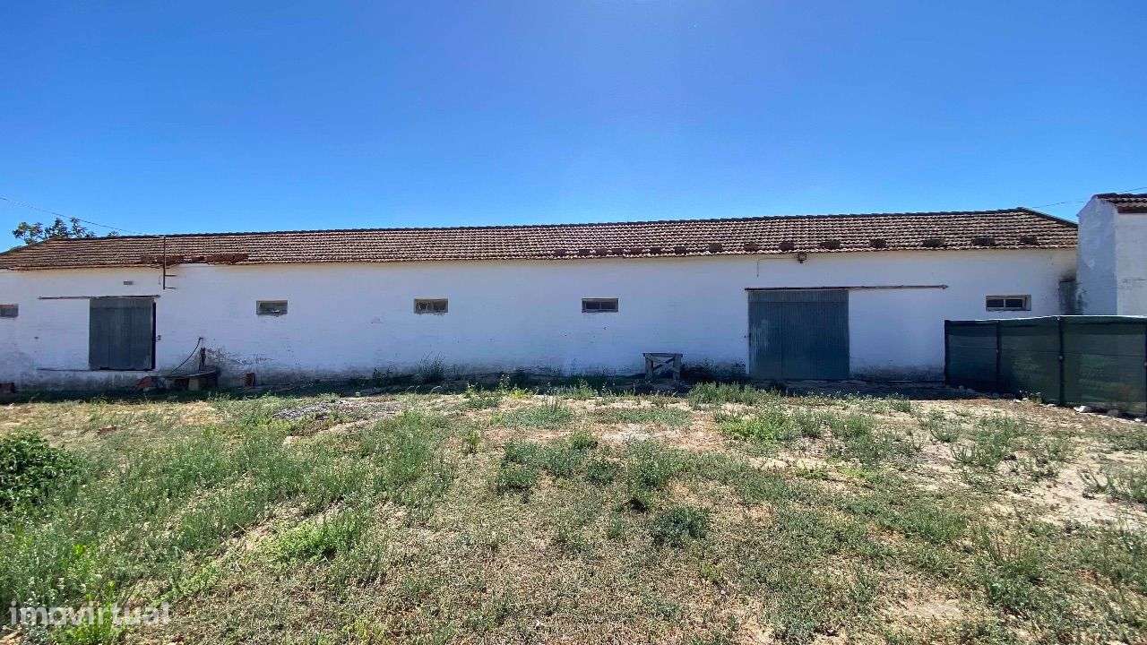 Lote de terreno com 53.162,5m2, localizado a 3Km do Nó do Carregado-30