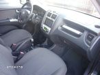 Kia Sportage 2.0 Tour - 18