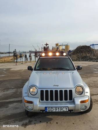 Jeep Liberty 3.7 4x4 - 10