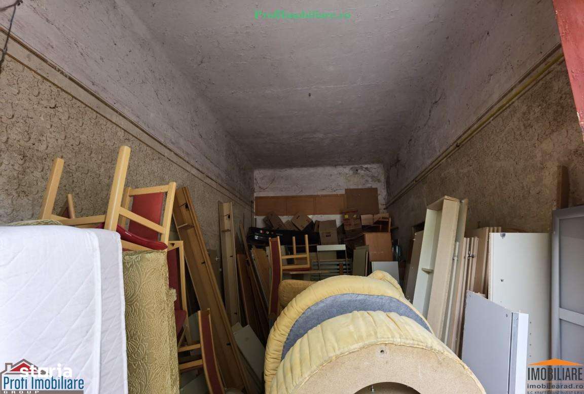 Casa la principala cu spatiu comercial in SANTANA  - Imagine principală: 5/11