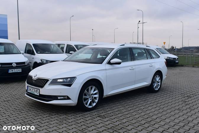 Skoda Superb 2.0 TDI Ambition DSG7 - 3