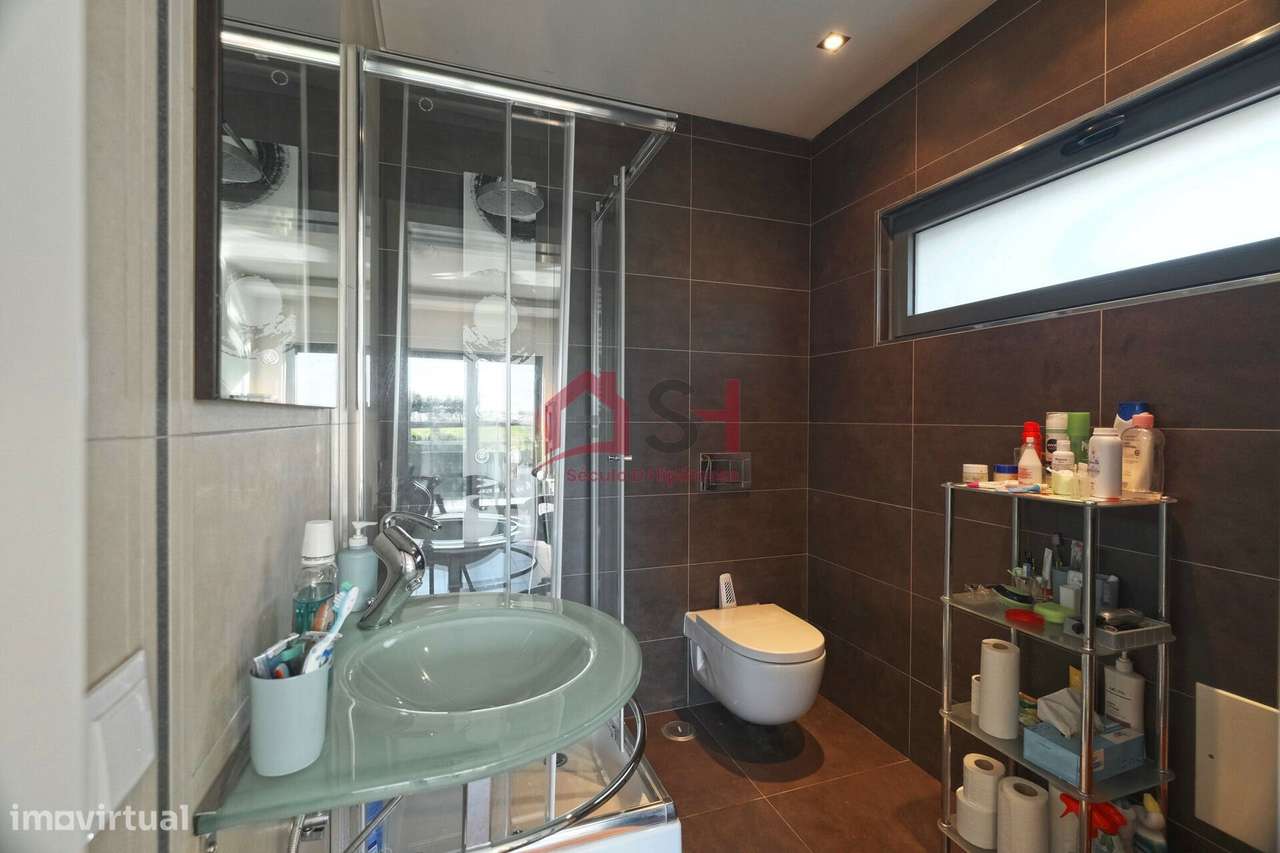 *Deslumbrante Moradia T4, Independente – SILVEIRA  *-45