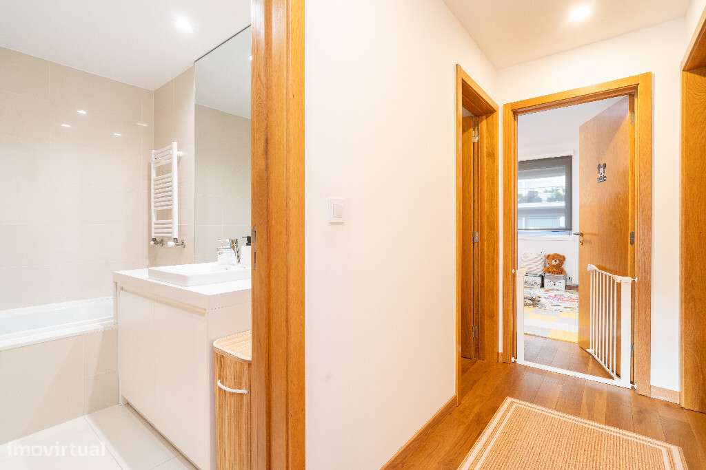 Apartamento T2 com lugar de garagem em zona dos Terraços do Rio - Grande imagem: 5/9