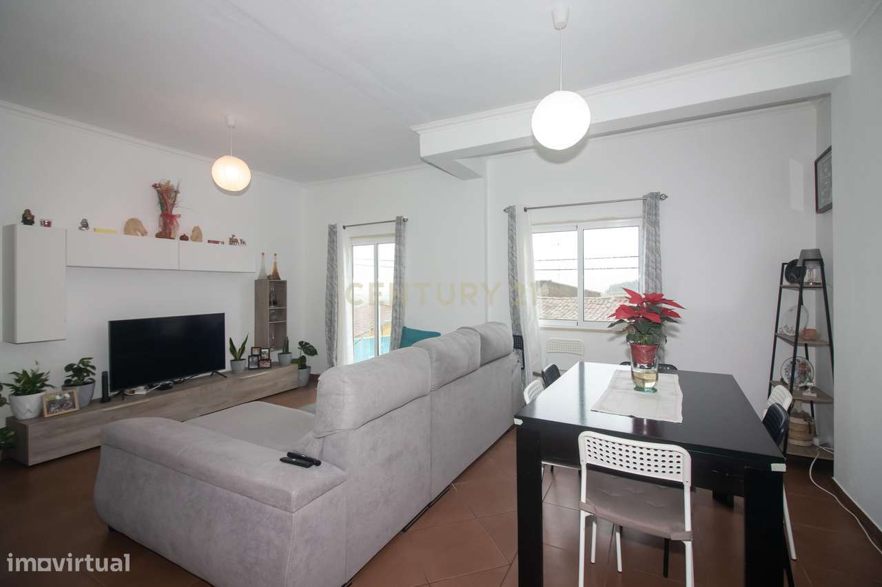 Moradia localizada em zona calma e residencial em Vila Chã- Ventosa n - Grande imagem: 4/23