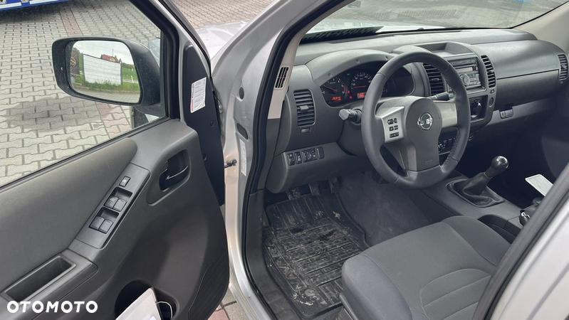 Nissan Navara 2.5 D XE - 14