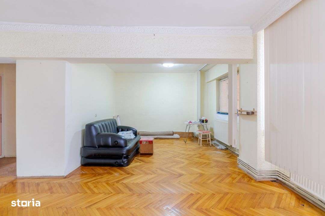 Apartament spatios, modernizat, 2 camere – Bd. Cosminului-8