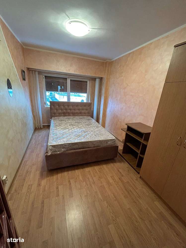 De inchiriat apartament cu 3 camere, mobilat, zona ultracentrala - Imagine principală: 5/8