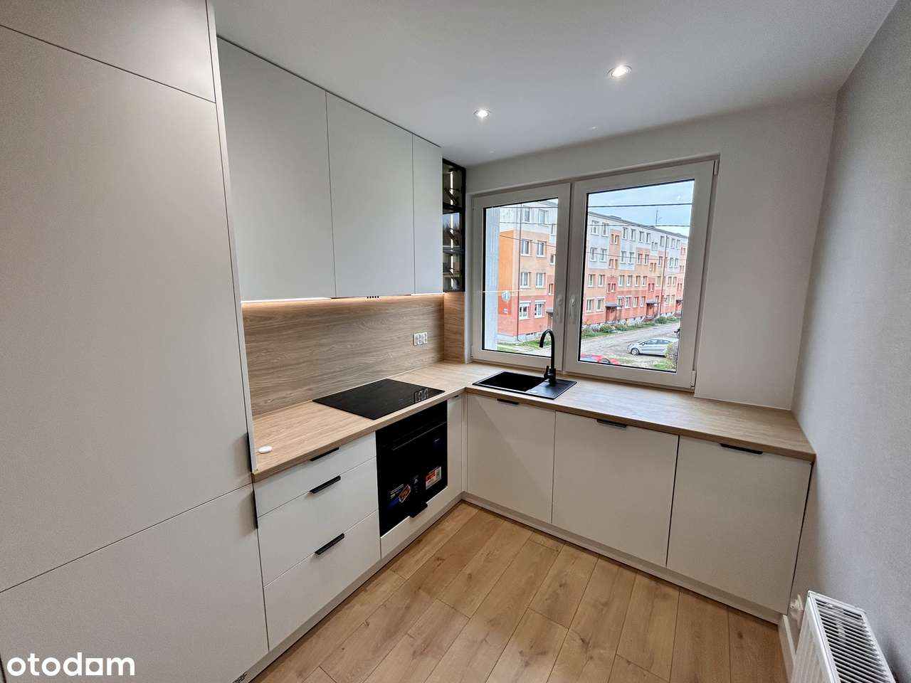 Trzypokojowe - po kompleksowym remoncie - balkon i miejsce postojowe-0