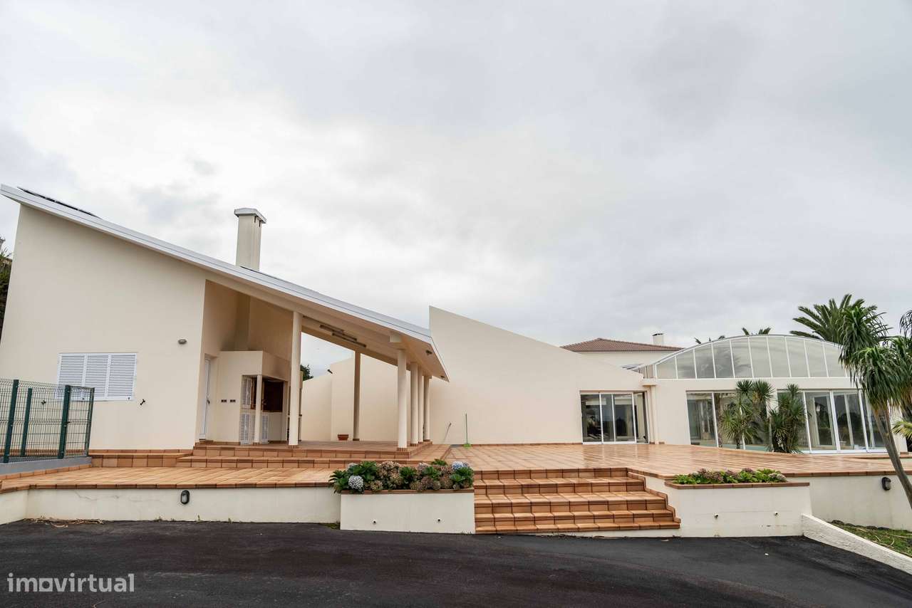 Luxuosa Moradia com 4 quartos localizada em Rosto do Cão - São Roque-49