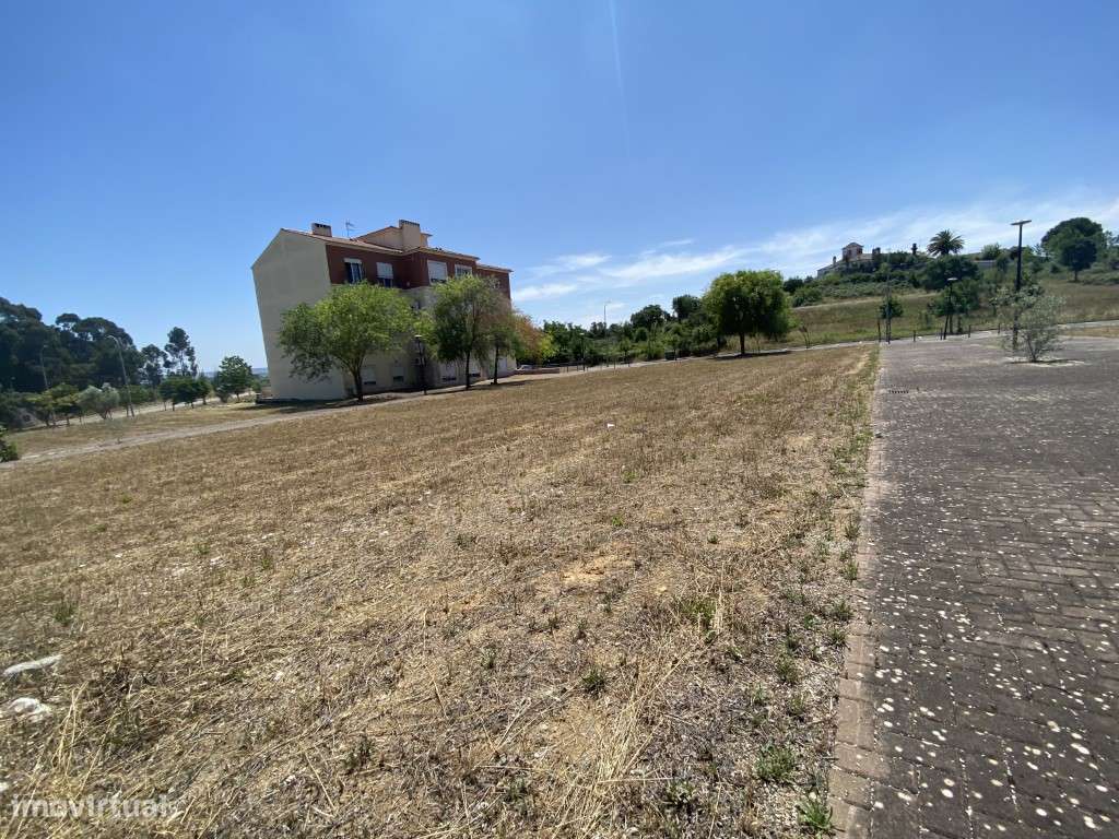 Lote de terreno para construção de 20 apartamentos - Santarém - Grande imagem: 2/8