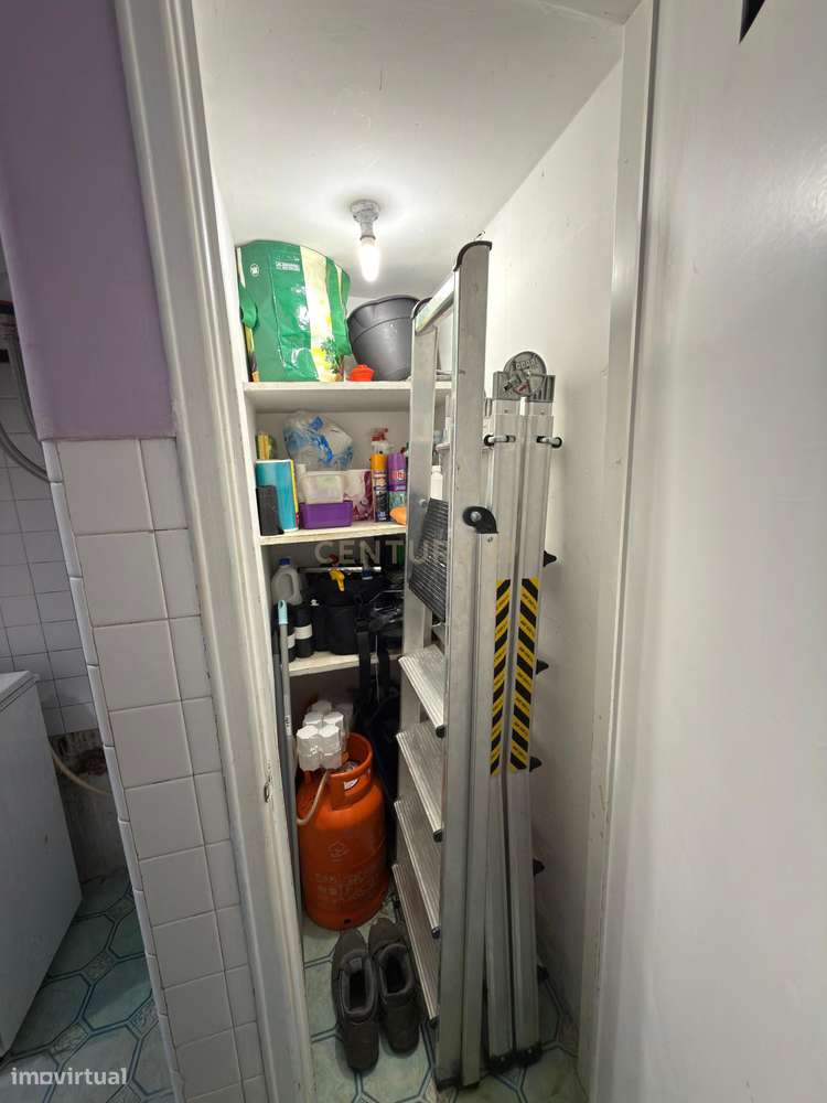 T2 no centro da Amadora, junto ao Babilónia e Metro-26