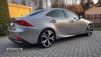 Lexus IS 300h - 6