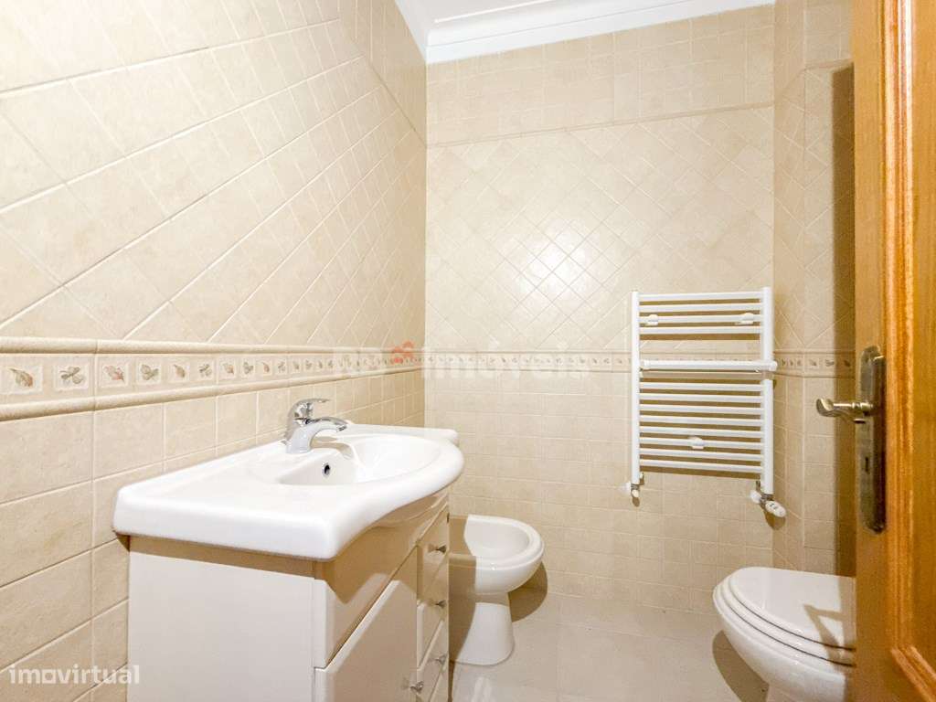 Apartamento T3 novo com garagem-22