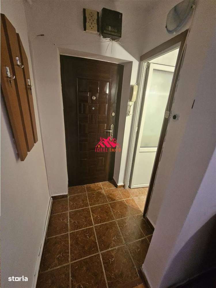 Apartament 3 Camere Decomandate Zona Mioritei-6