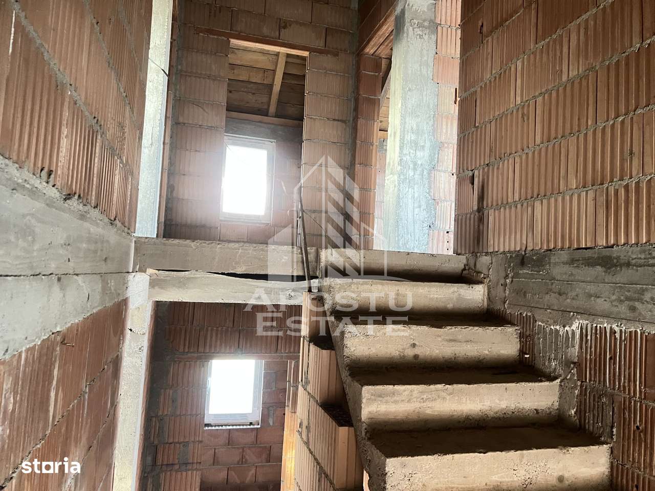 Casa individuala la rosu, teren 700mp, Giarmata - Imagine principală: 5/17