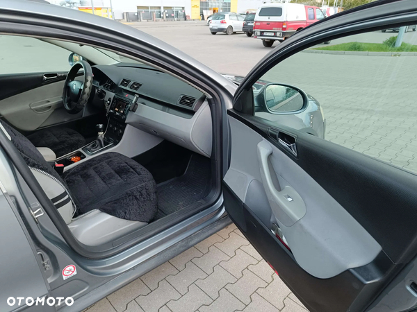 Volkswagen Passat 1.9 TDI Comfortline - 17