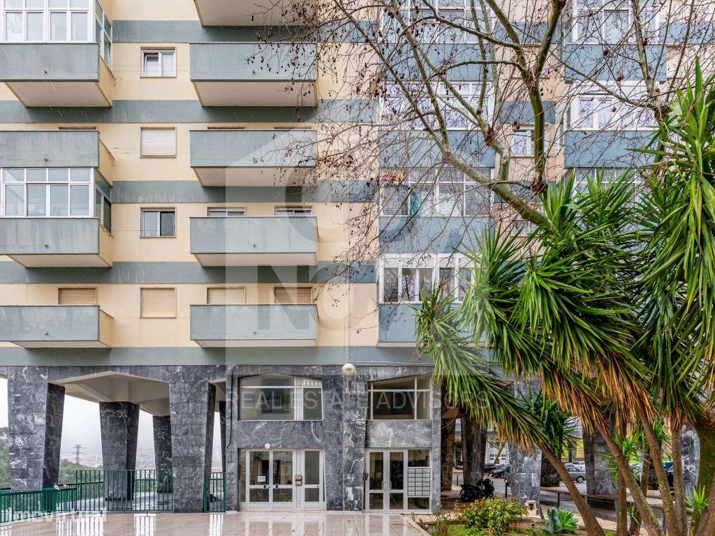 T3 Luminoso com Open Space - Lumiar (Rua Quinta das Lavadeiras)-21