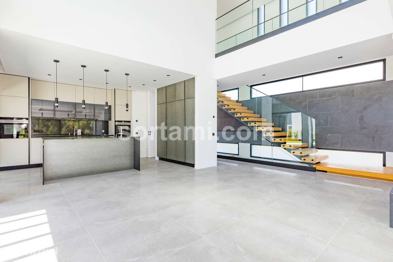 Moradia Isolada T4+1 Venda em Quarteira,Loulé - Grande imagem: 3/38