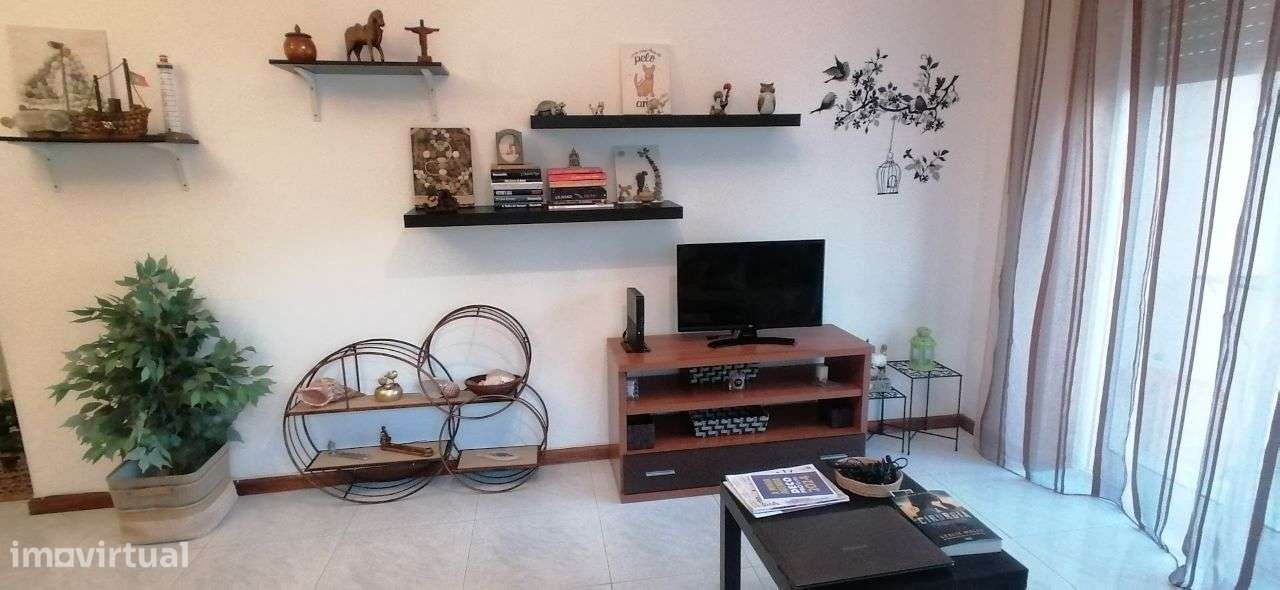 Apartamento T2 - Vistas de mar - Grande imagem: 3/12