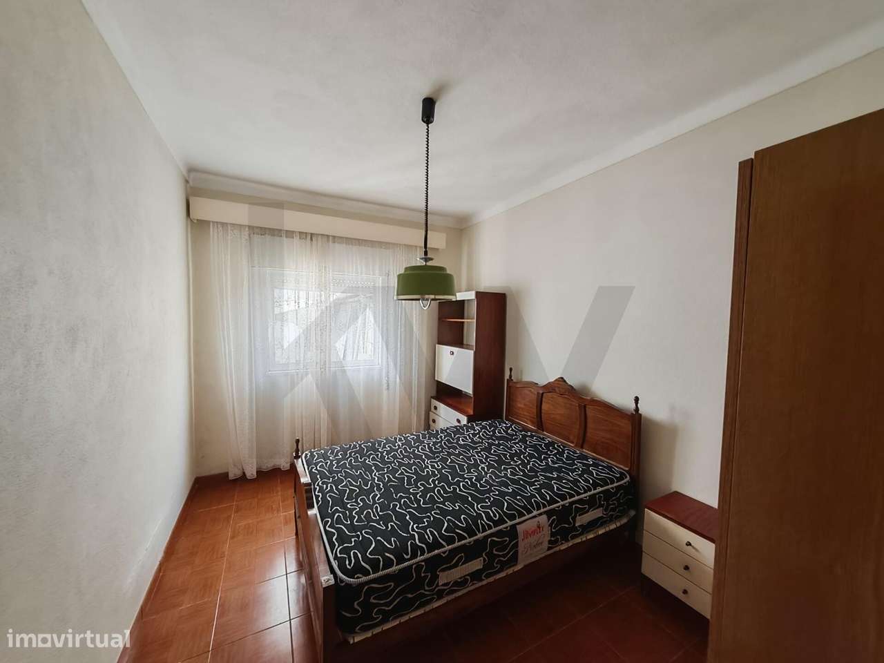 Moradia T3 no Tramagal, numa prestigiada localização da vila-5