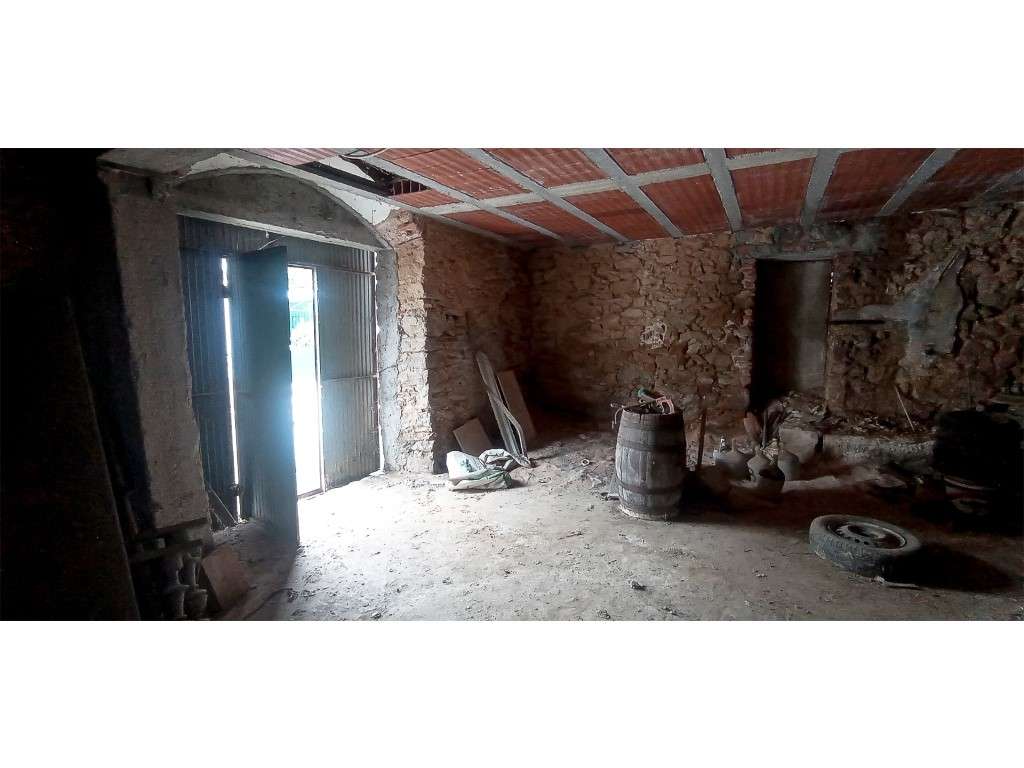 Adega / Armazém com projecto de arquitetura para conversão em morad...-17