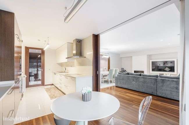 Exclusiva Moradia Individual Moderna e Luxuosa-16