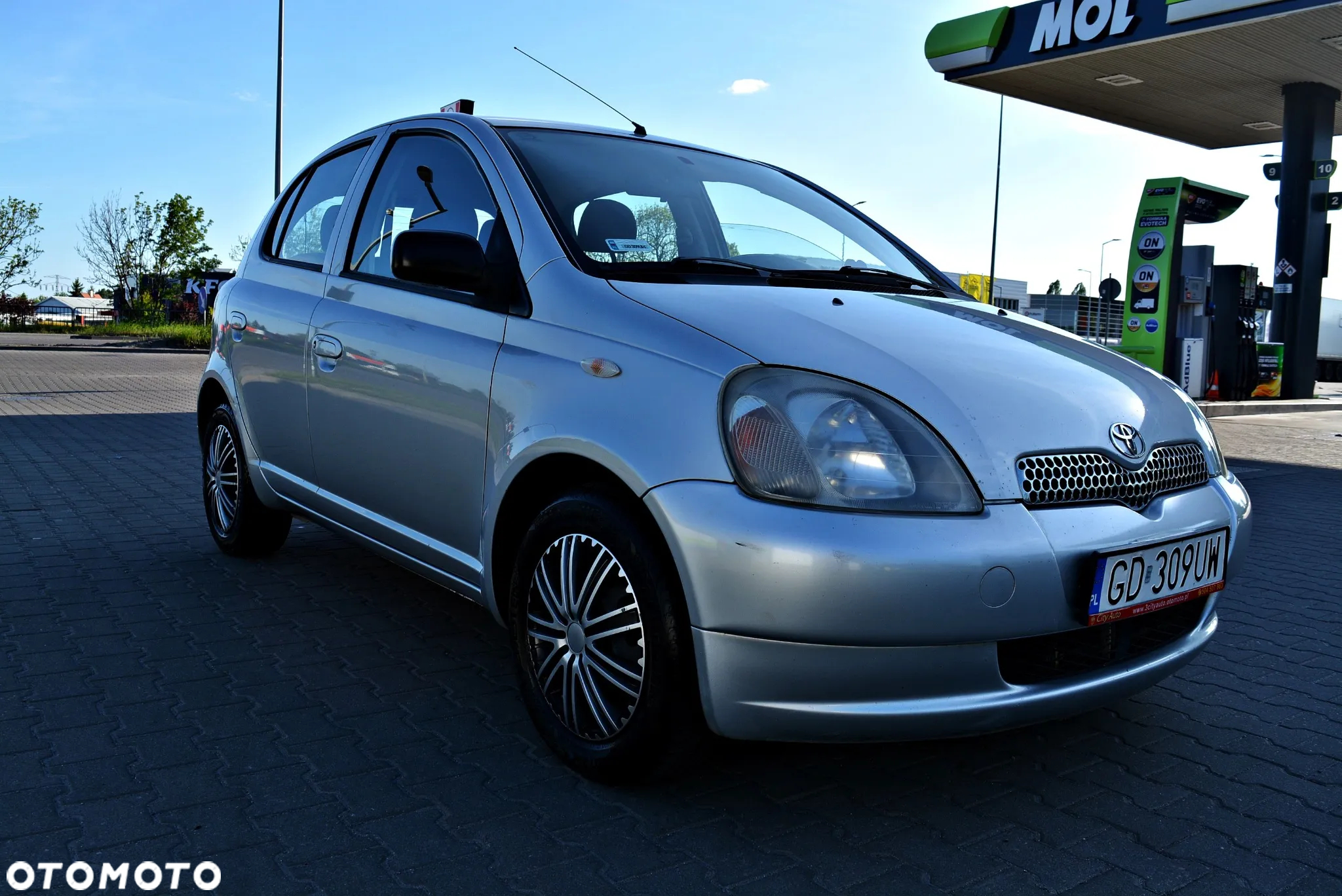 Toyota Yaris 1.3 Sol - 11