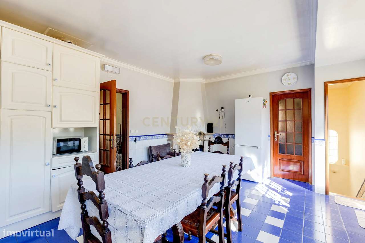 Moradia T5 com Jardim e Vista para o Rio em Venda de São José, Alberga-17