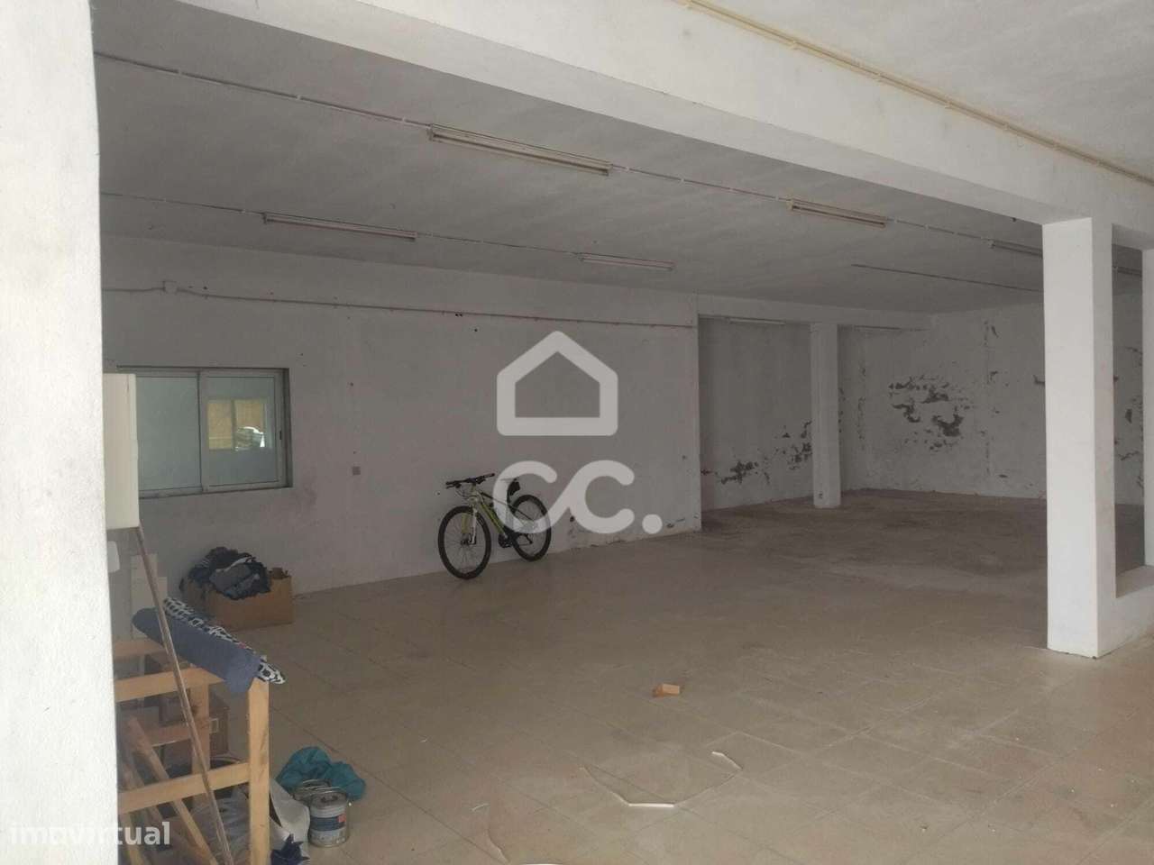 Armazém em Candoso Santiago - Guimarães - Grande imagem: 4/4