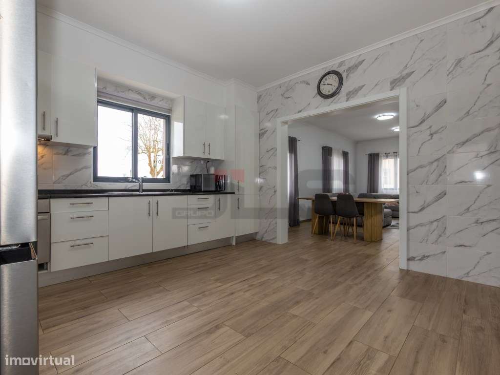 Moradia Isolada T4+2 Remodelada - Candelária, Ponta Delgada - Grande imagem: 3/38