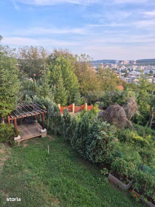 Casa de vacanta  de vanzare, cu vedere panoramica, zona Tudor - Imagine principală: 5/17