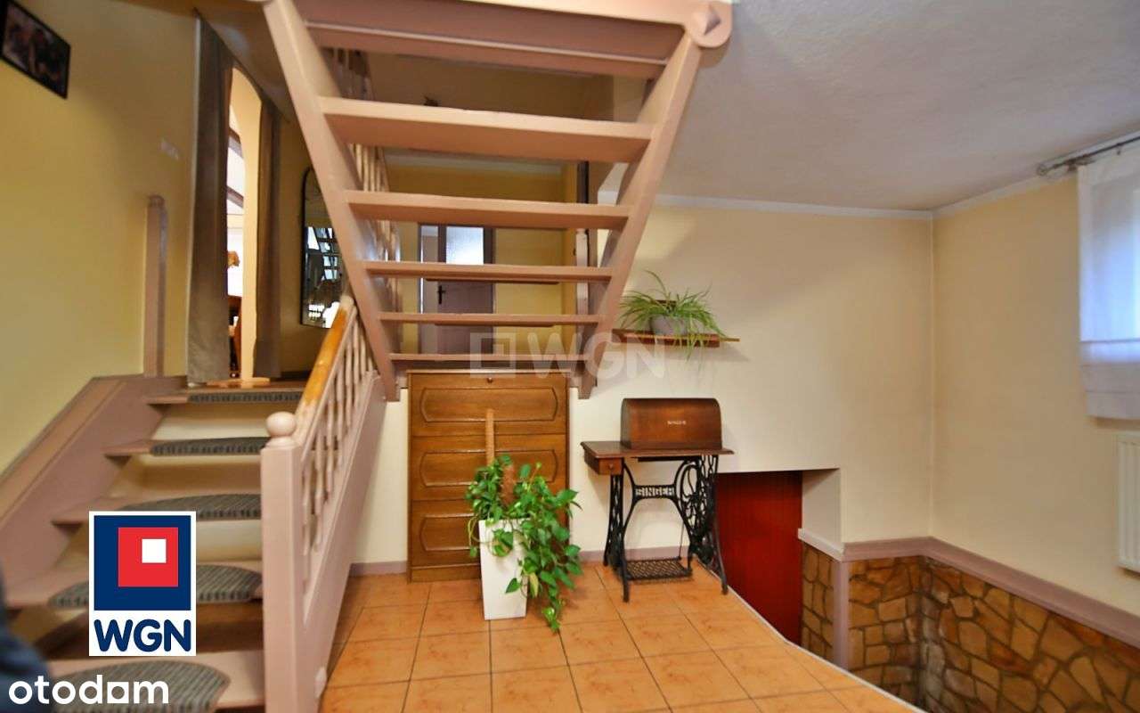 Atrakcyjny dom w cichej okolicy-13