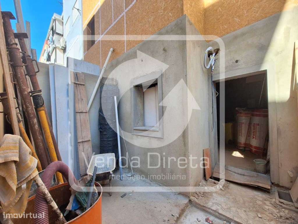 Moradia em banda, T4 no Barreiro perto dos Barcos. - Grande imagem: 2/25