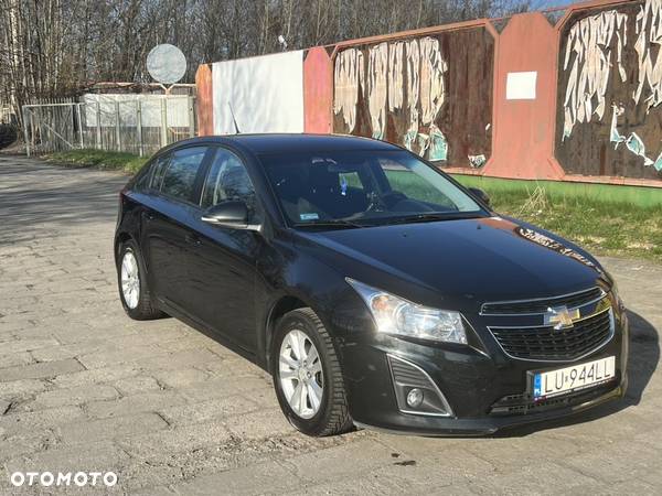 Chevrolet Cruze 1.6 Base - 8