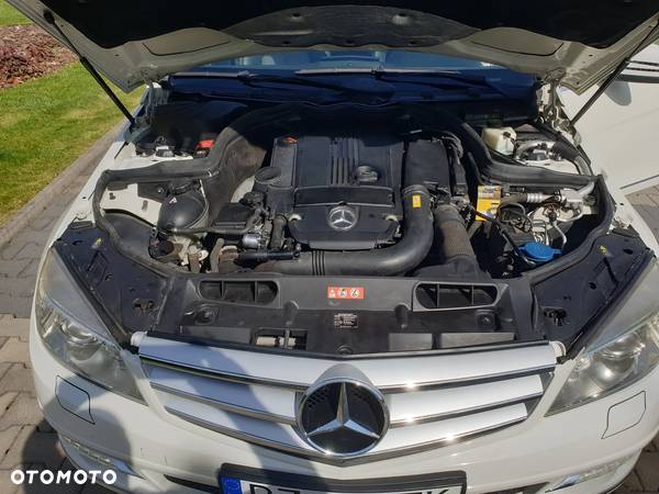 Mercedes-Benz Klasa C 250 (BlueEFFICIENCY) 7G-TRONIC Elegance - 39